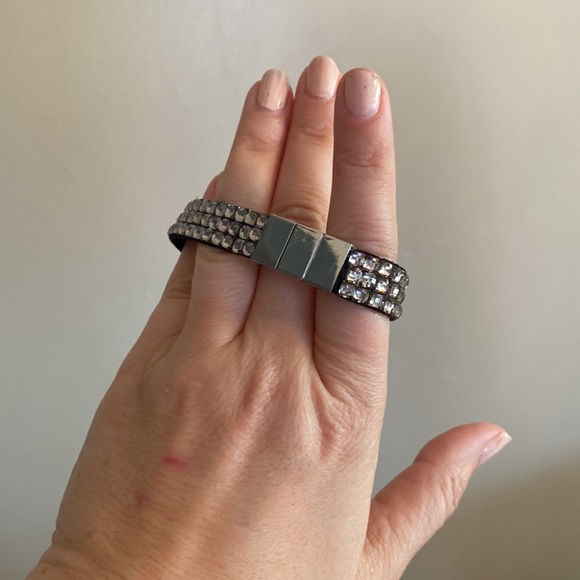 Rockin’ Mickey Mouse shirt and bracelet - Picture 6 of 7